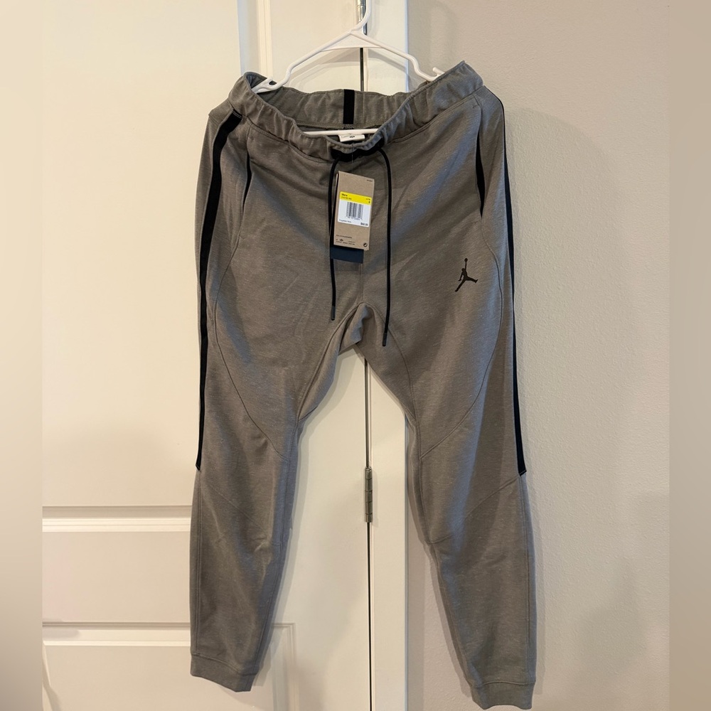 Jordan Men's Gray Jogger Pants - Picture 2 of 4